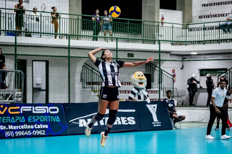 Ceará vôlei vence mais uma em casa.