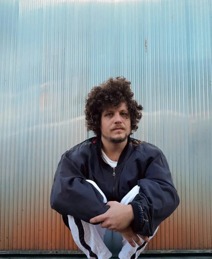 Filho de Cássia Eller, artista lançou o terceiro disco da carreira em outubro.