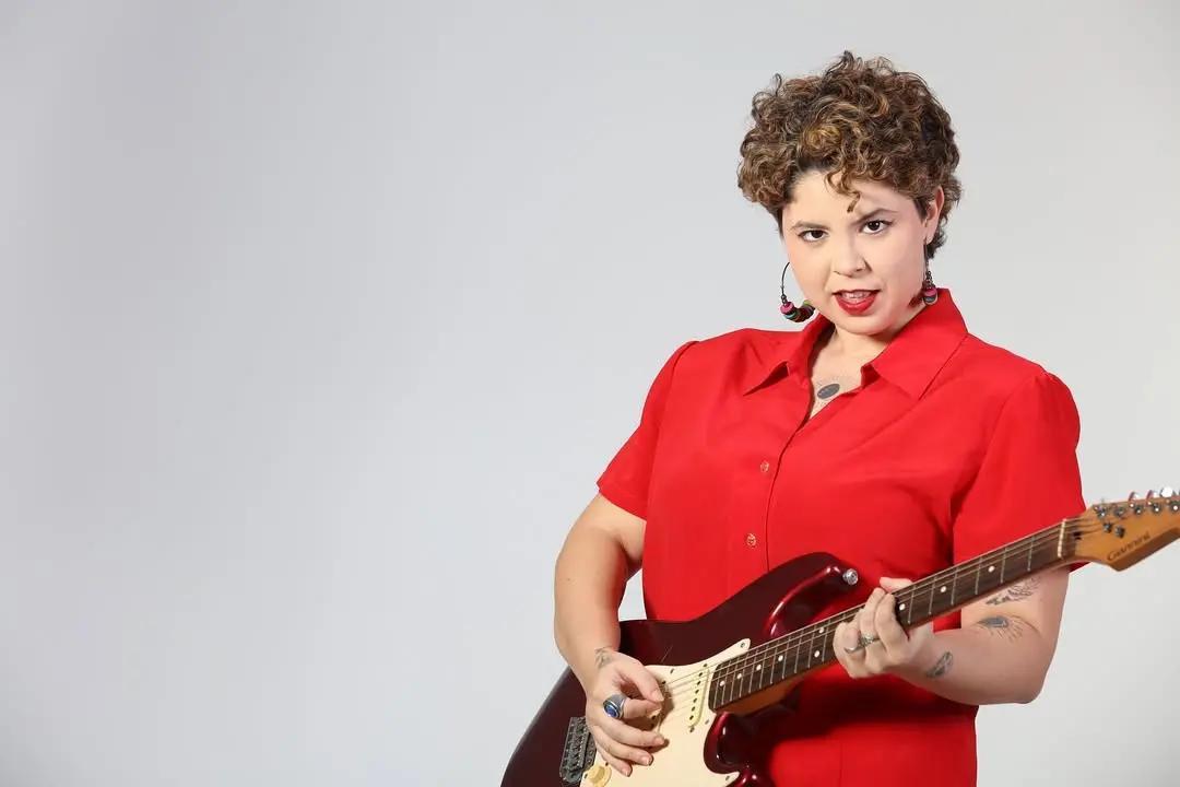 Cantora e instrumentista cearense fará show no Theatro Via Sul.