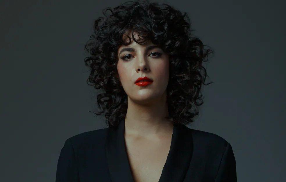 Cantora apresenta repertório do álbum de estreia, 'Céu', lançado em 2005.