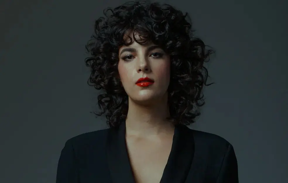 Cantora apresenta repertório do álbum de estreia, 'Céu', lançado em 2005.