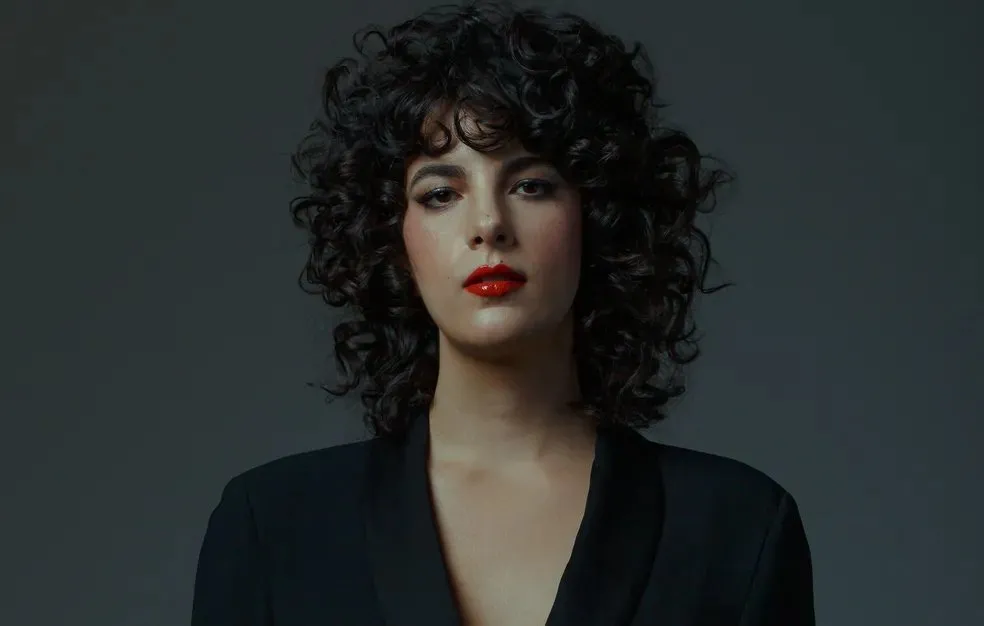 Cantora apresenta repertório do álbum de estreia, 'Céu', lançado em 2005.