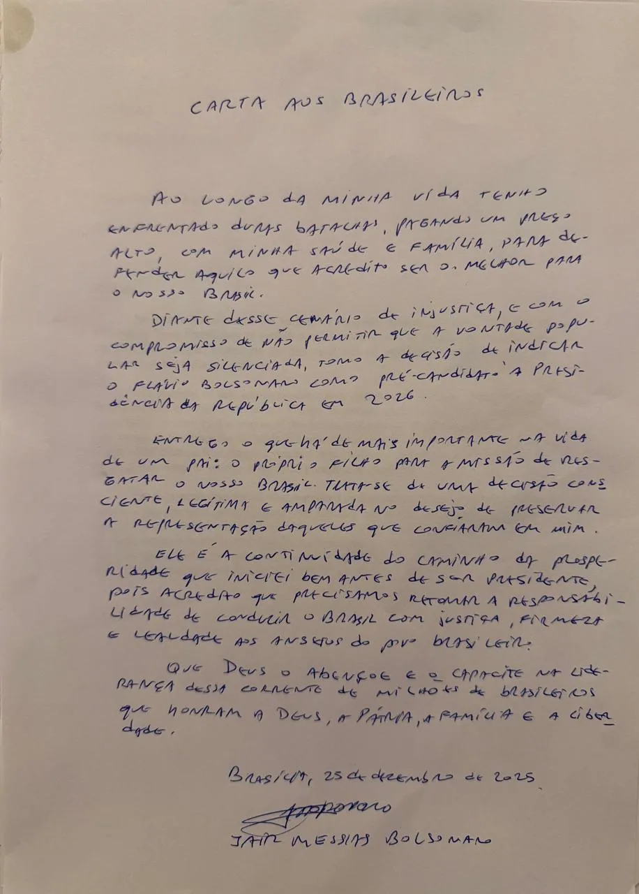 Carta escrita por Jair Bolsonaro confirma Flávio como candidato à Presidência.