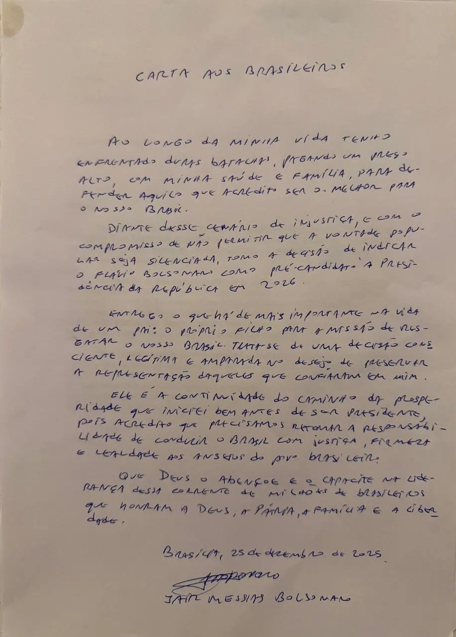 Foto que contém carta escrita por Jair Bolsonaro.