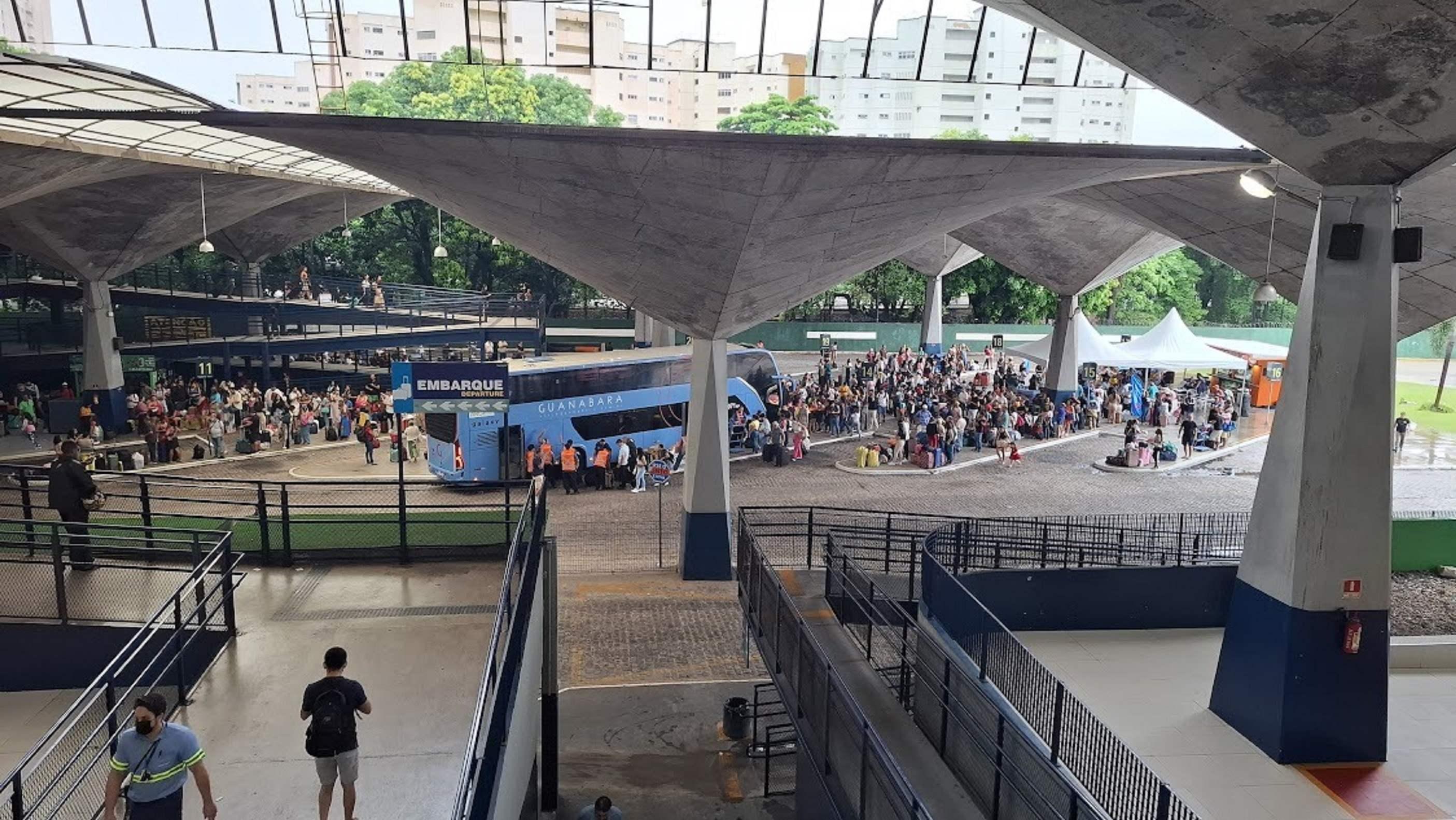 Imagem do Terminal de Ônibus de Fortaleza para matéria sobre réveillon conta com reforço de 243 viagens extras de ônibus.