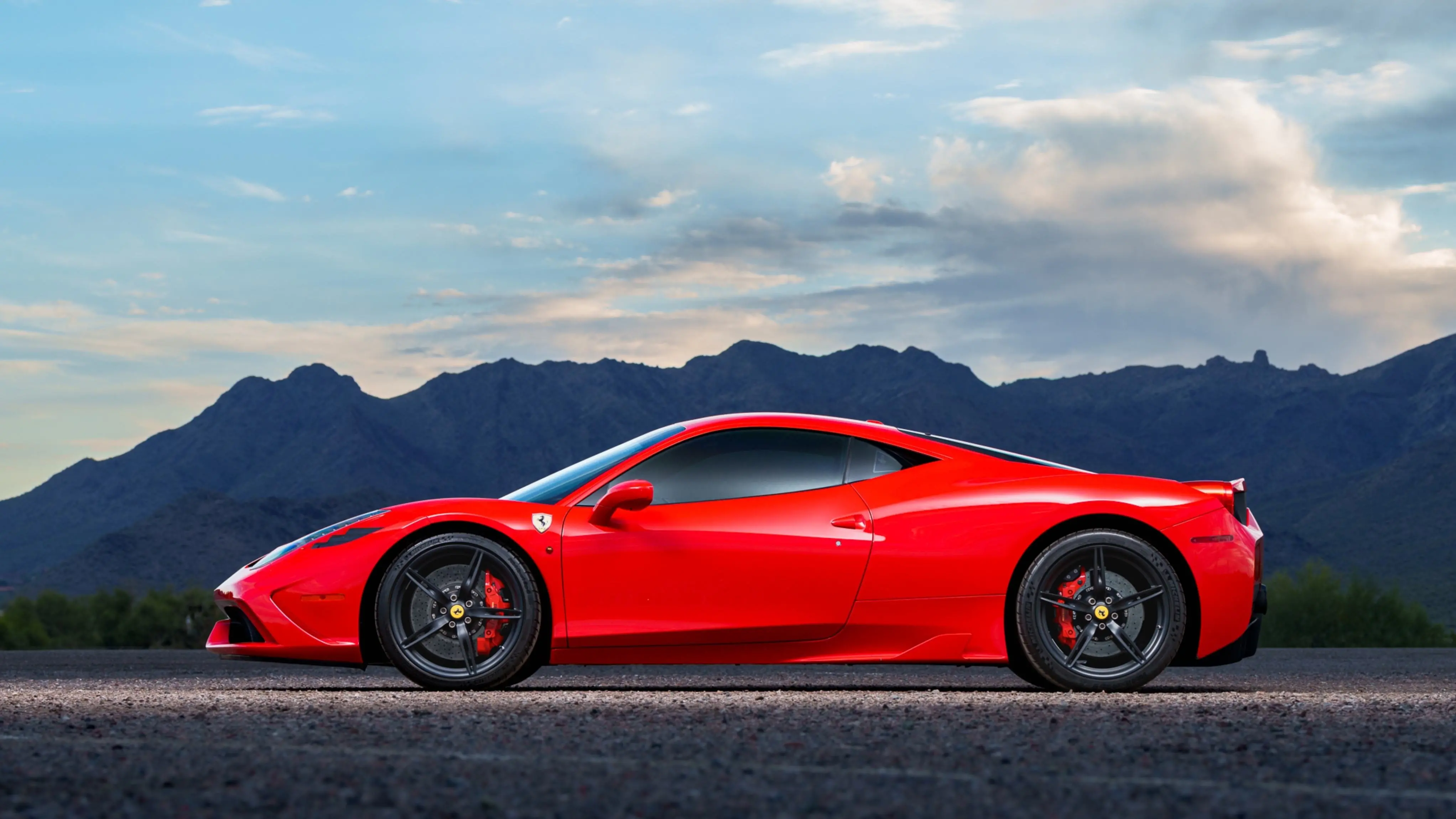 Imagem de uma ferrari para matéria sobre a Mega da Virada.