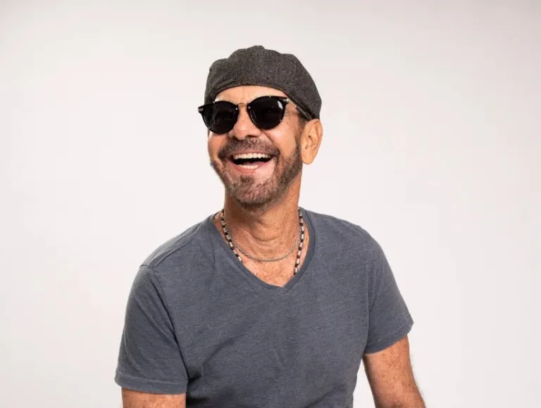 Artista faz show intimista na Capital.