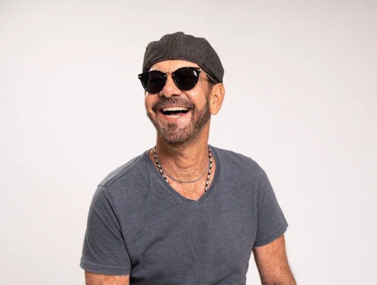 Artista faz show intimista na Capital.