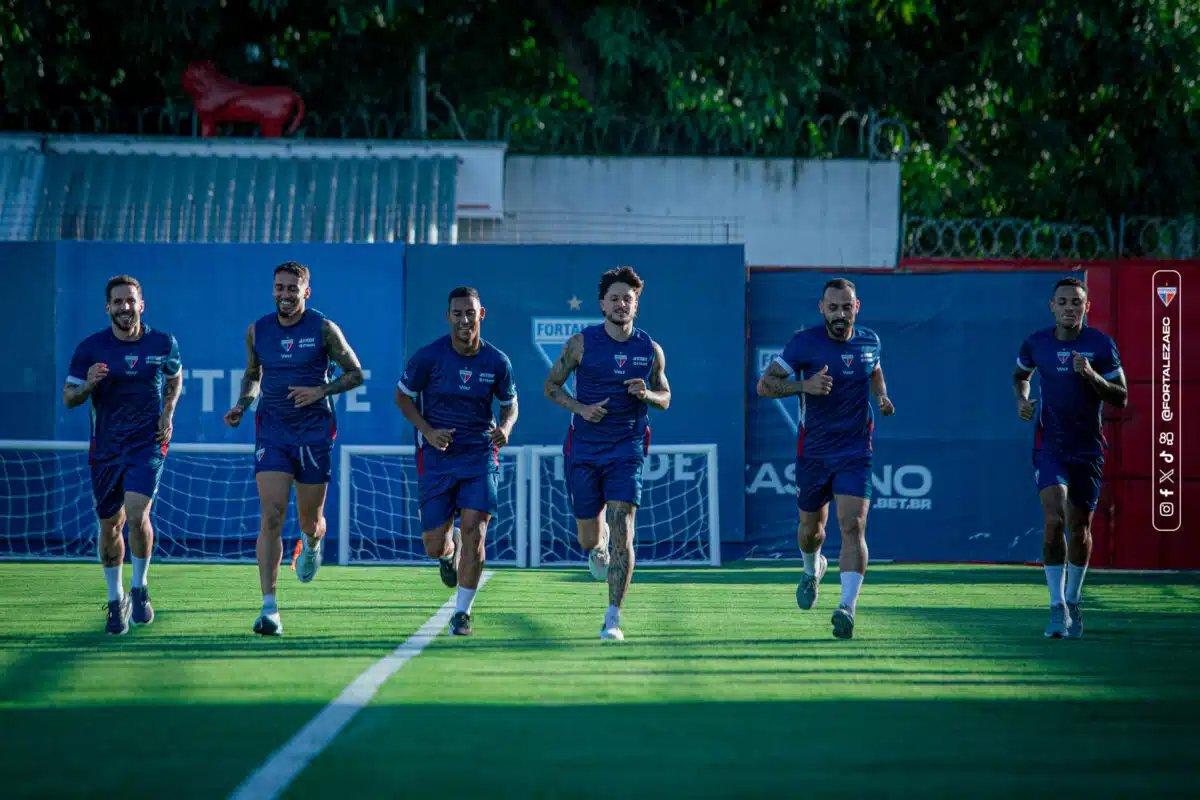 Atletas Lucas Sasha, Matheus Pereira, Rodrigo, Lucas Crispim, Moisés e Allanzinho, respectivamente, correndo no Pici