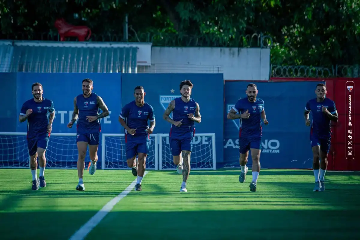 Atletas Lucas Sasha, Matheus Pereira, Rodrigo, Lucas Crispim, Moisés e Allanzinho, respectivamente, correndo no Pici