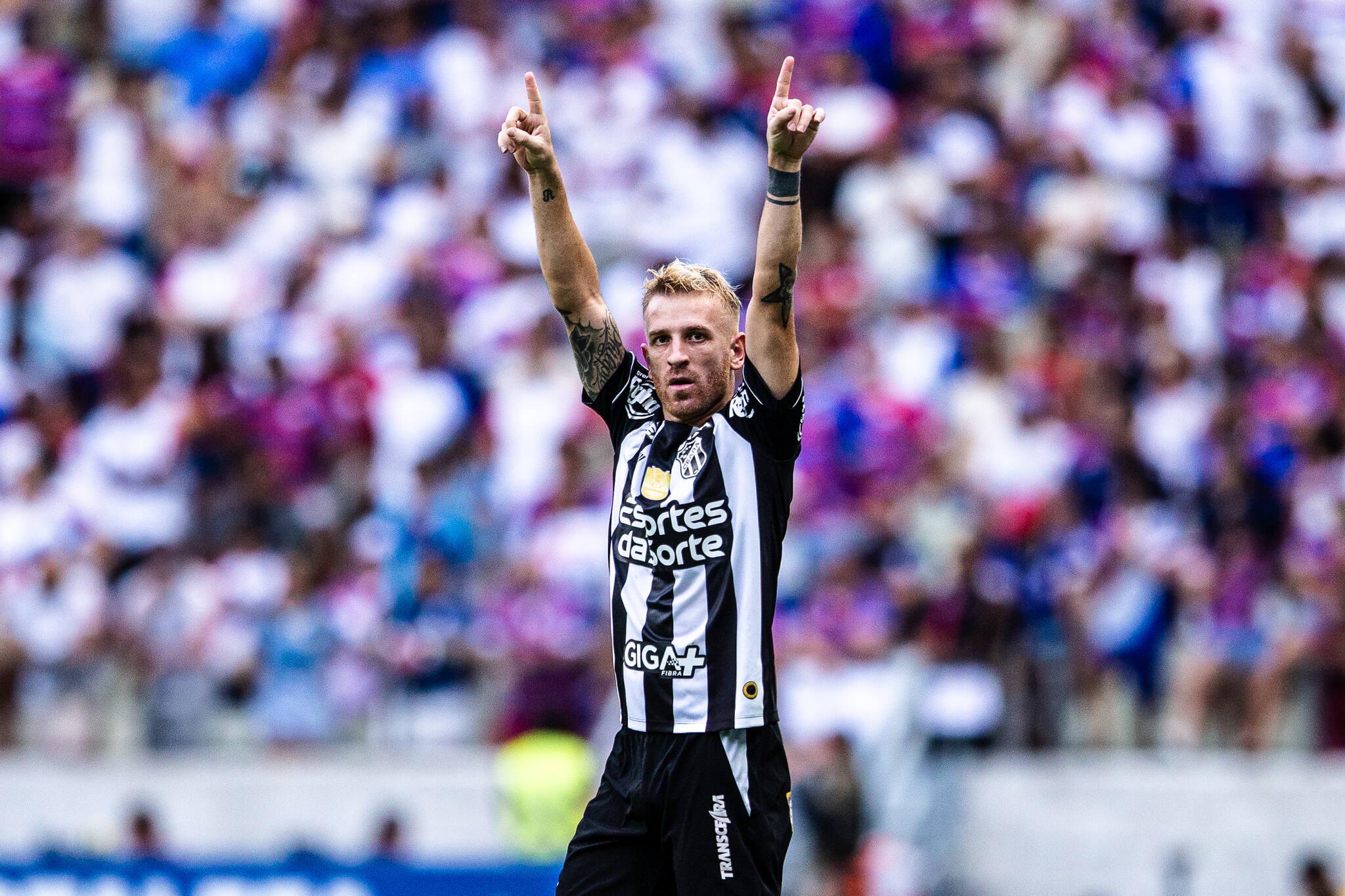 Foto de Pedro Henrique, que deve permanecer no Ceará para 2026