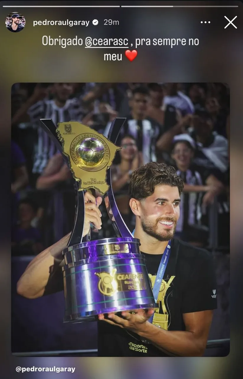 Pedro Raul postou mensagem de despedida com a camisa do Ceará