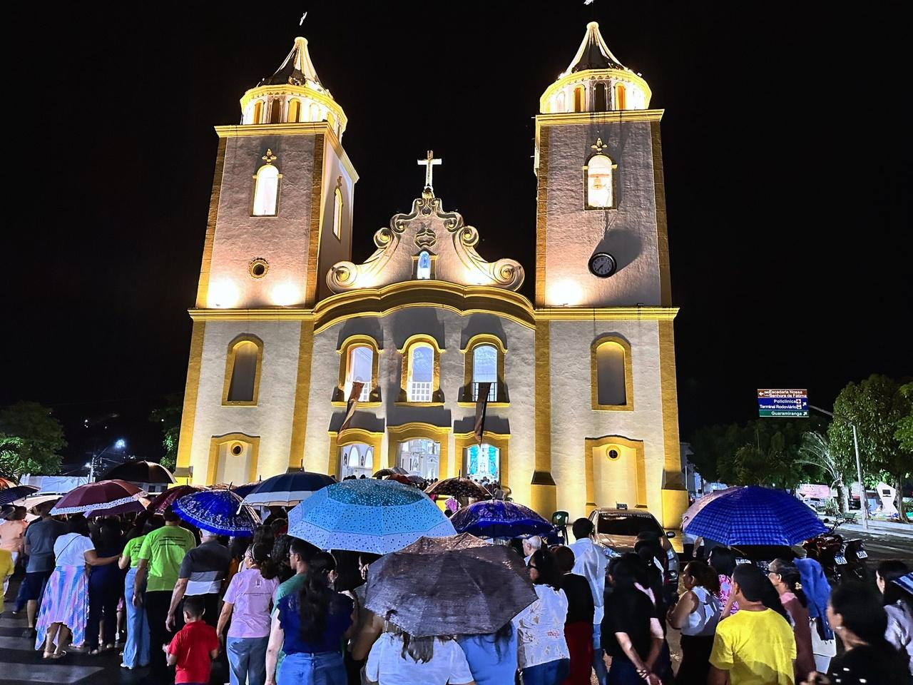 Foto mostra fachada da Igreja Matriz de Nossa Senhora da Palma, em Baturité.