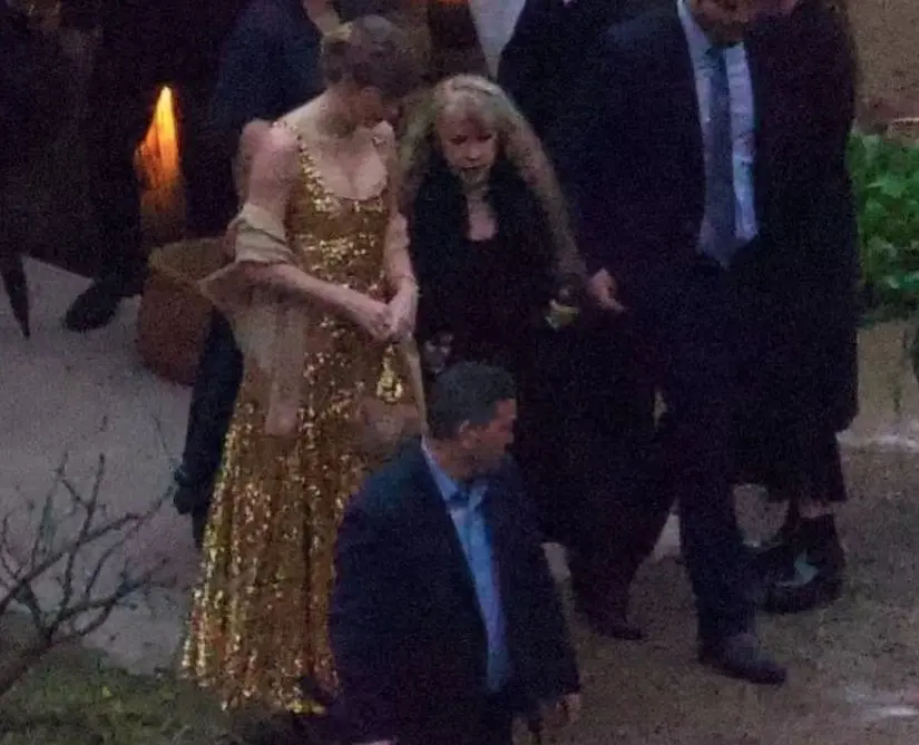 Taylor Swift estava entre os convidados do casamento de Este Haim. 