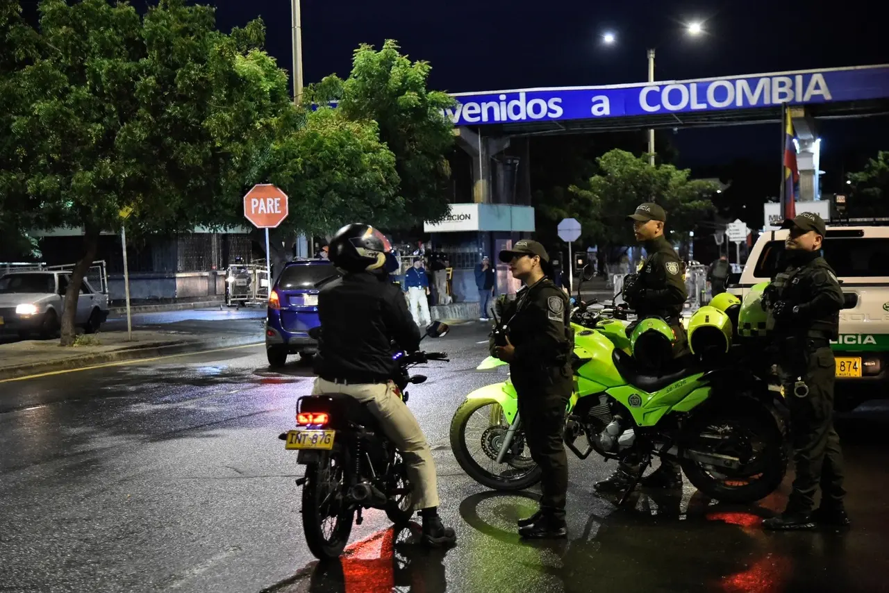 Colômbia envia forças armadas para a fronteira com a Venezuela.