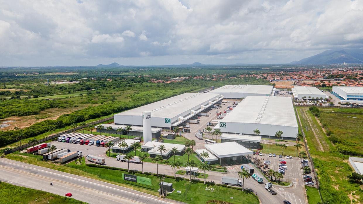 Imagem aérea de complexo logístico em Itaitinga, na Grande Fortaleza