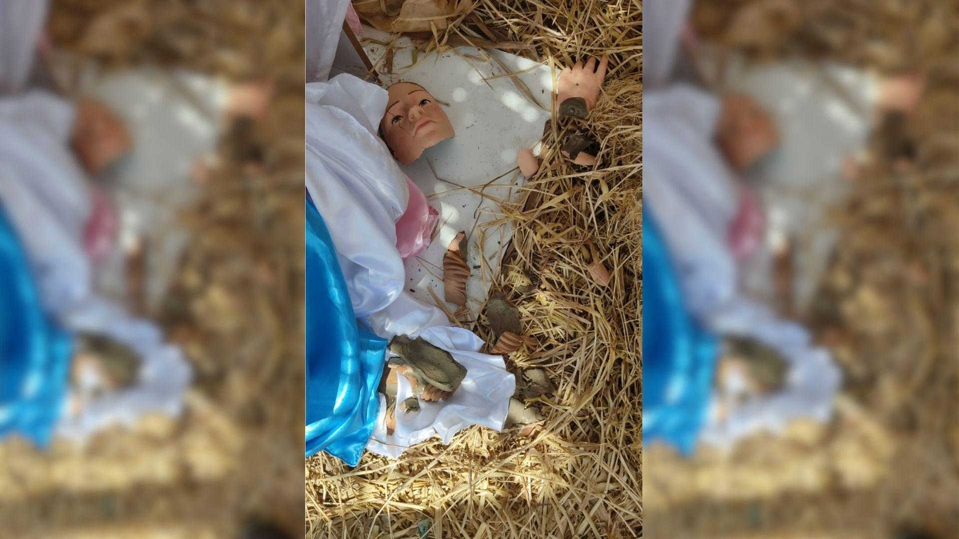 Imagem de Nossa Senhora destruída.