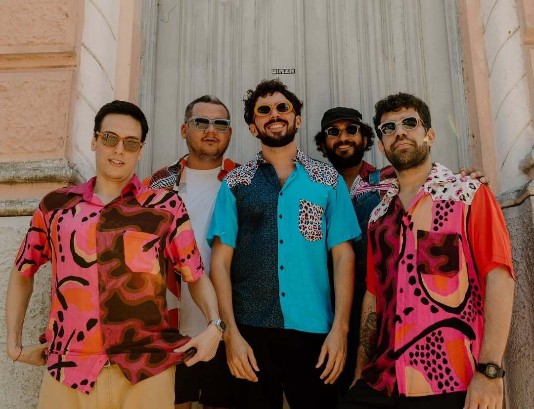 Banda Pira é uma das atrações do bloco.