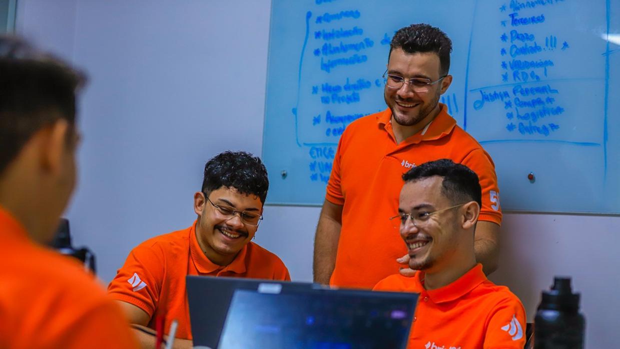 Profissionais da Brisanet.