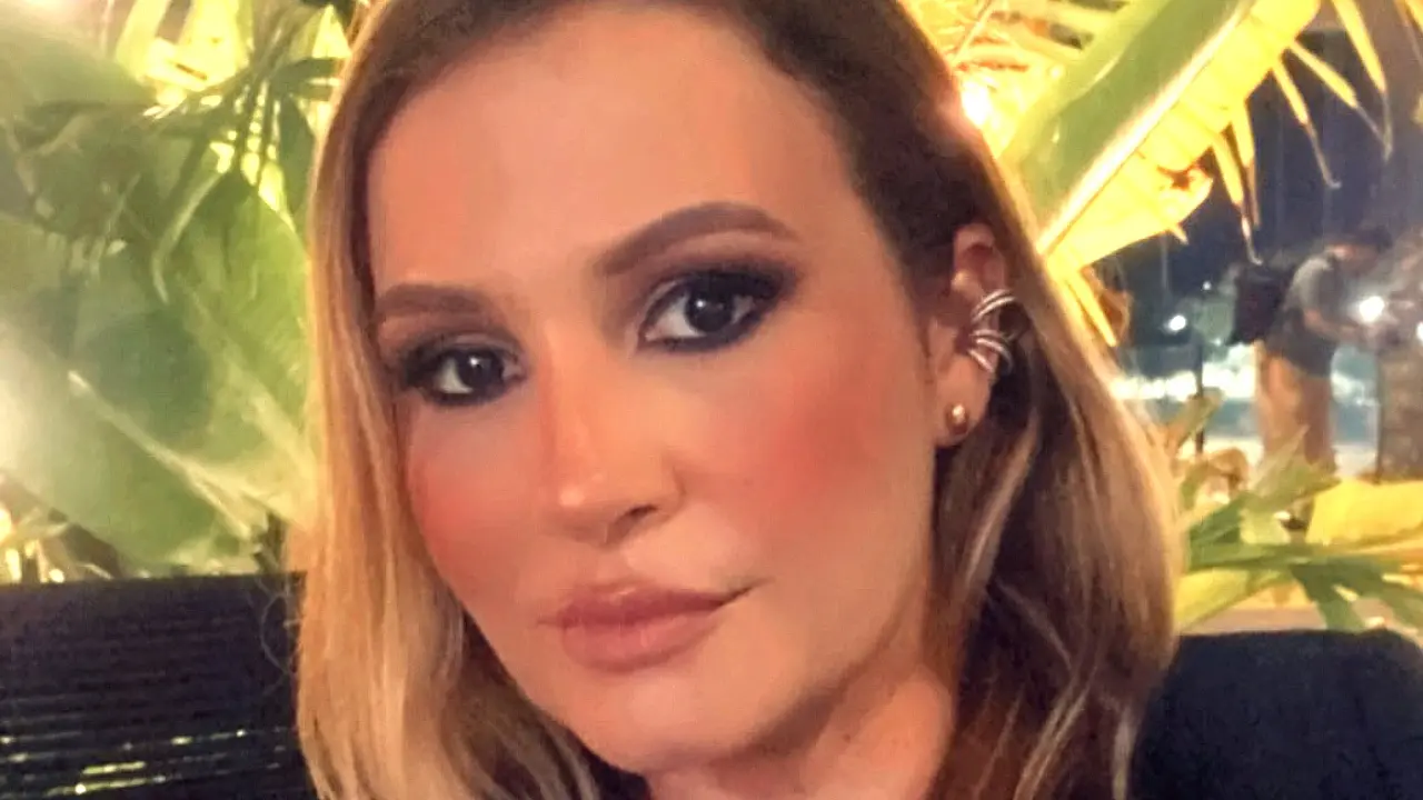 Foto de Thayze Rodrigues em evento.