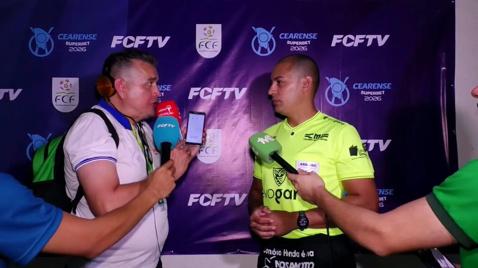 Imagem da entrevista coletiva do quarto árbitro de Maracanã x Ferroviário