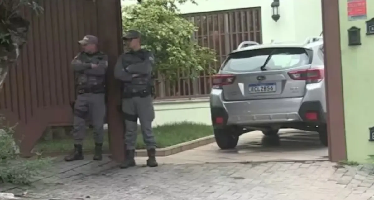 Entrada da casa onde foi encontrado o corpo.