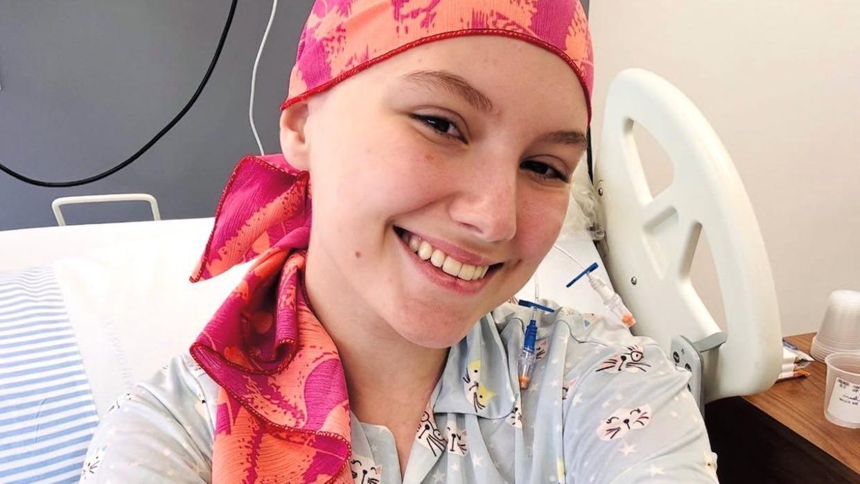 Imagem da influenciadora Isabel Veloso, que estava tratando um câncer.