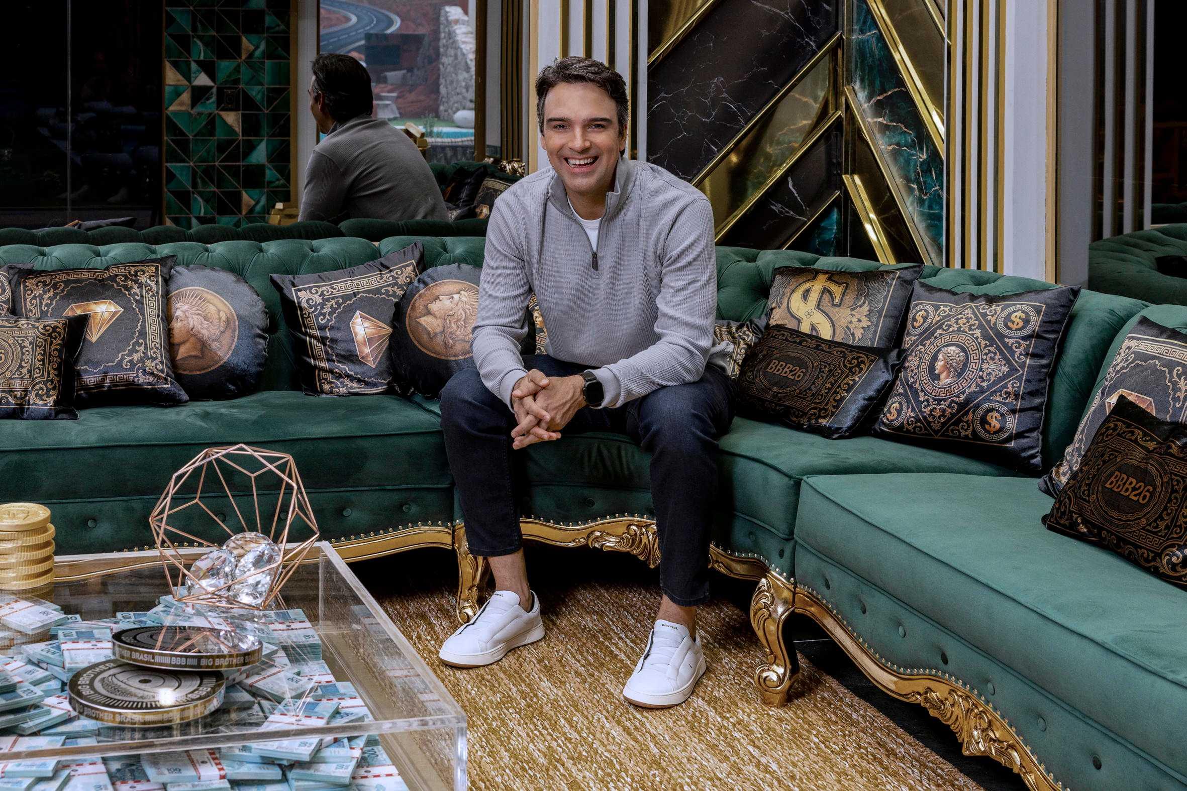 Imagem do apresentador Tadeu Schmidt, do Big Brother Brasil 26, BBB 26.