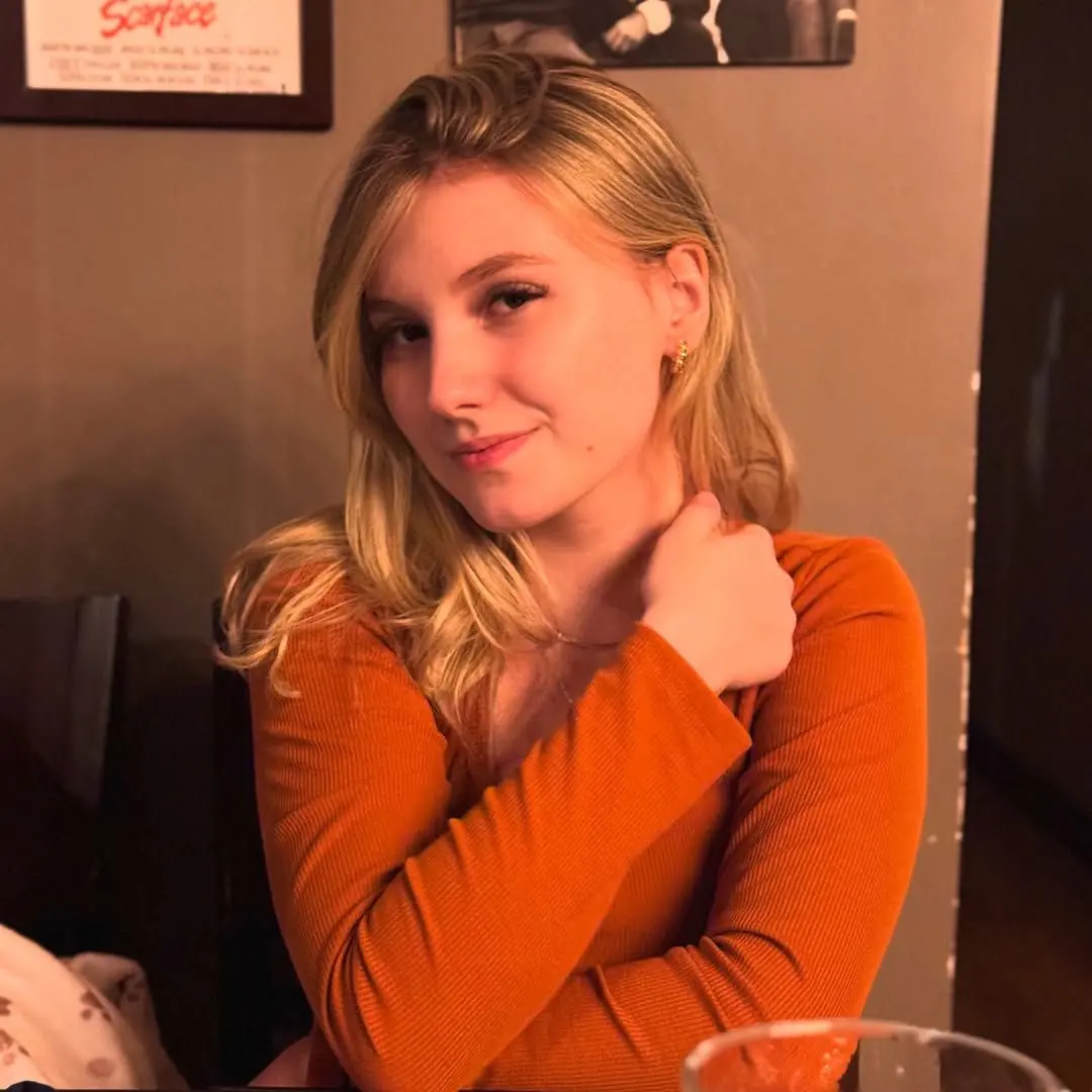 Isabel Veloso faleceu neste sábado (10), aos 19 anos. 