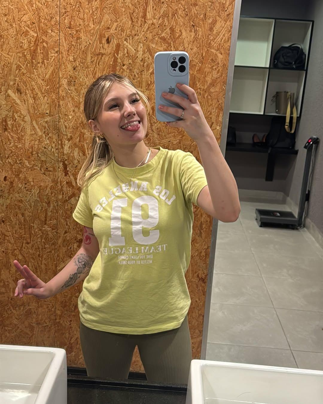 Isabel Veloso sofreu com muitas críticas na internet enquanto compartilhava a trajetória de seu tratamento. 