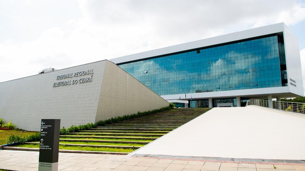 Foto da fachada da sede do Tribunal Regional Eleitoral do Ceará (TRE-CE).