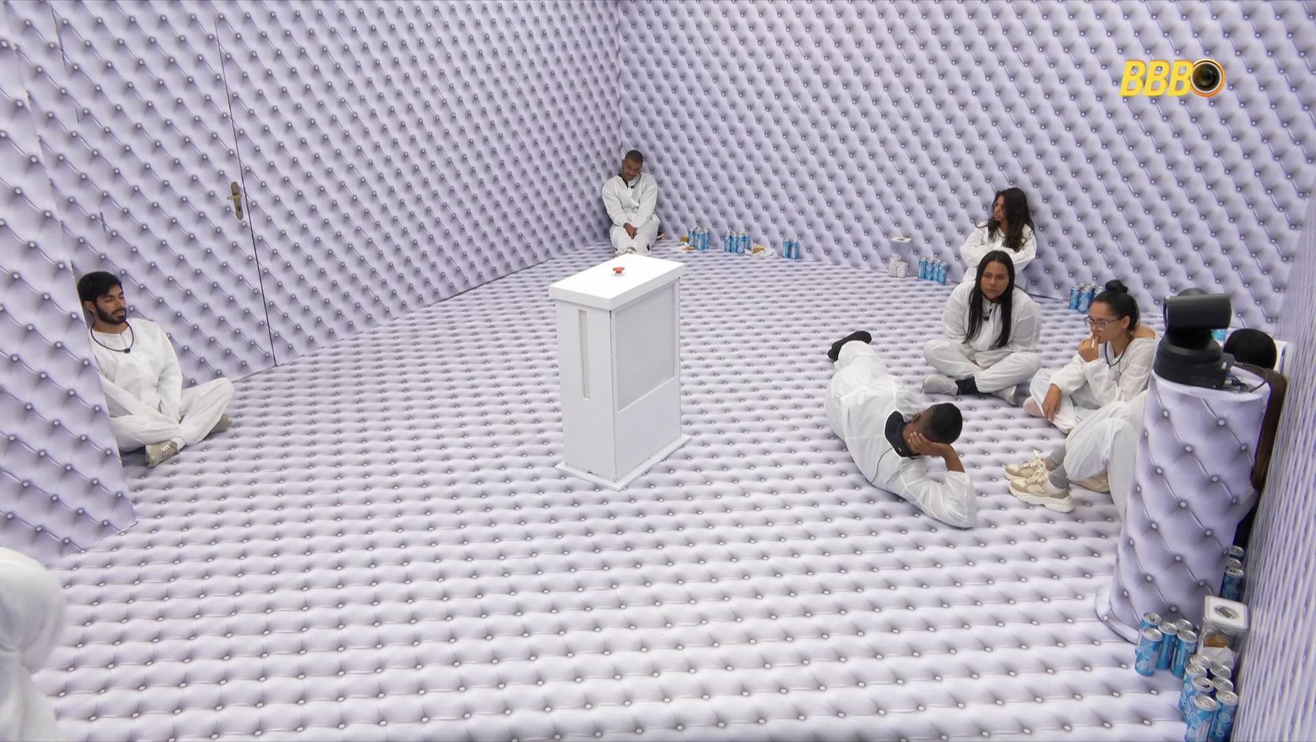 Ricardinho foi isolado por demais participantes do quarto de vidro.