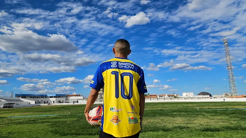 Juninho Quixadá, atacante do Canarinho do Sertão.