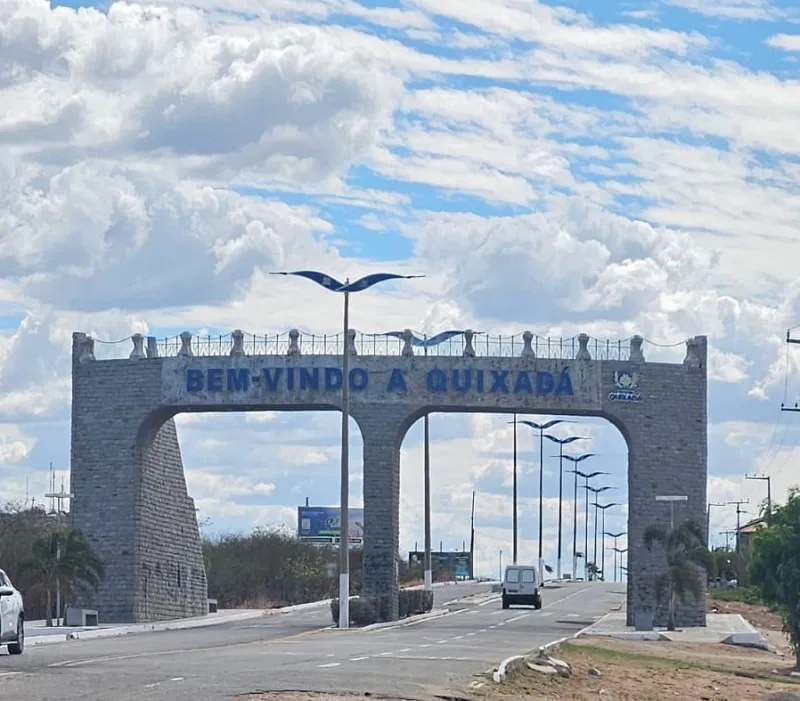 Entrada da cidade de Quixadá, que fica a 168km de Fortaleza.