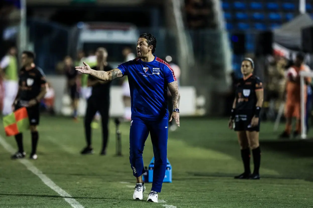 Thiago Carpini, técnico do Fortaleza