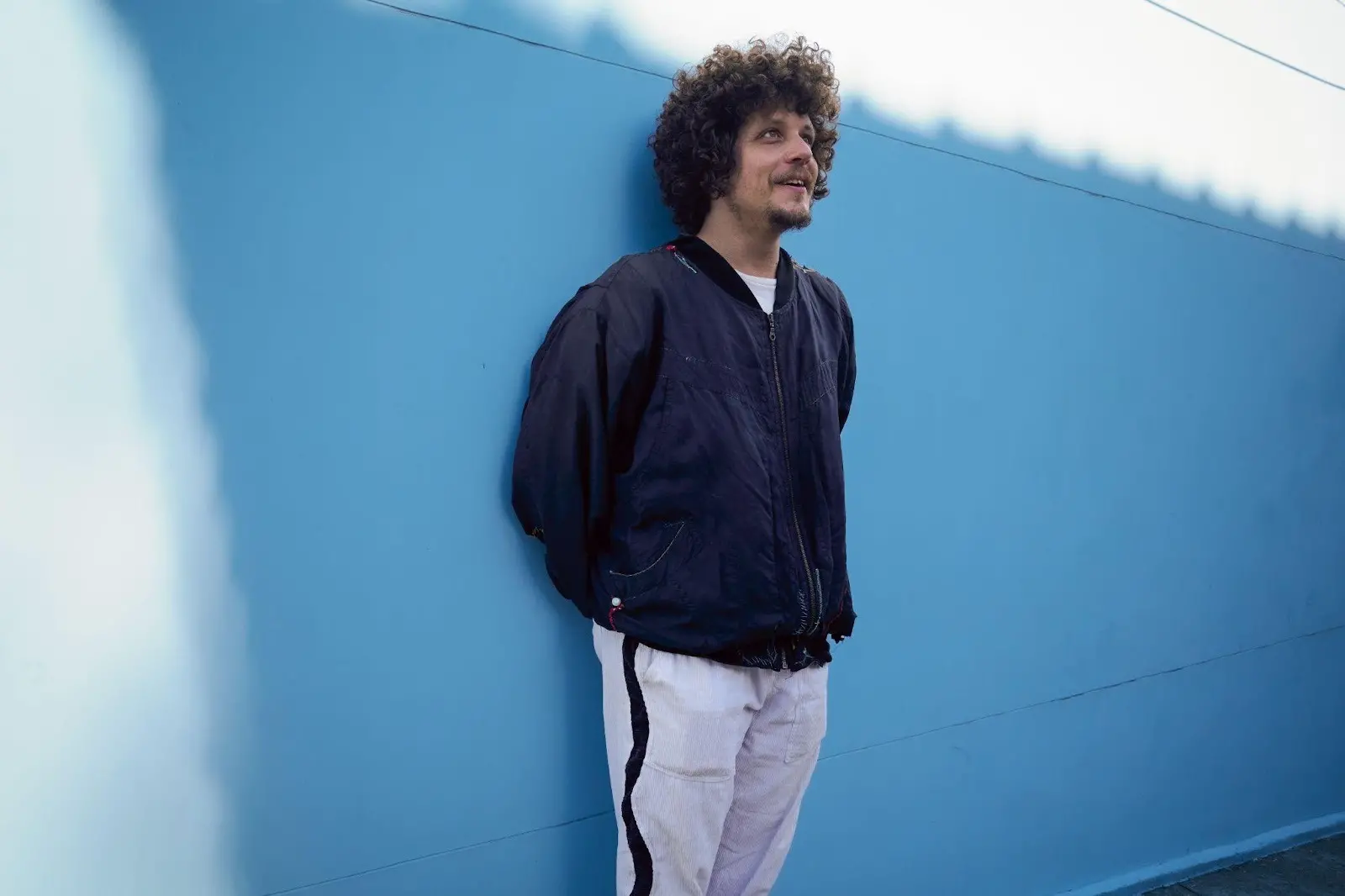 Chico Chico apresenta novo álbum pela primeira vez em Fortaleza.