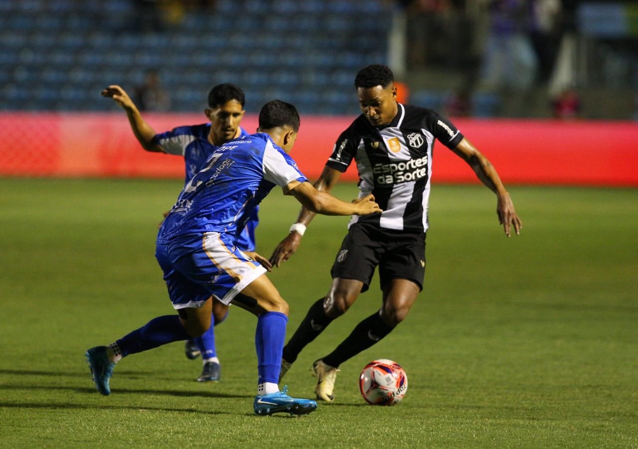 Fernandinho em jogo entre Ceará e Maranguape