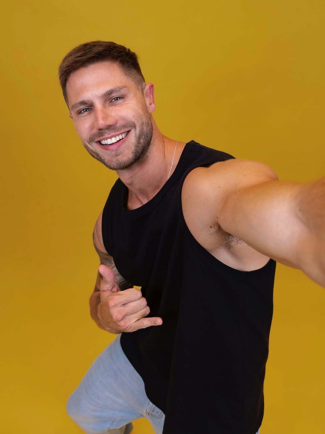 Quando participou do BBB 12, Jonas Sulzbach se envolveu com duas participantes. 