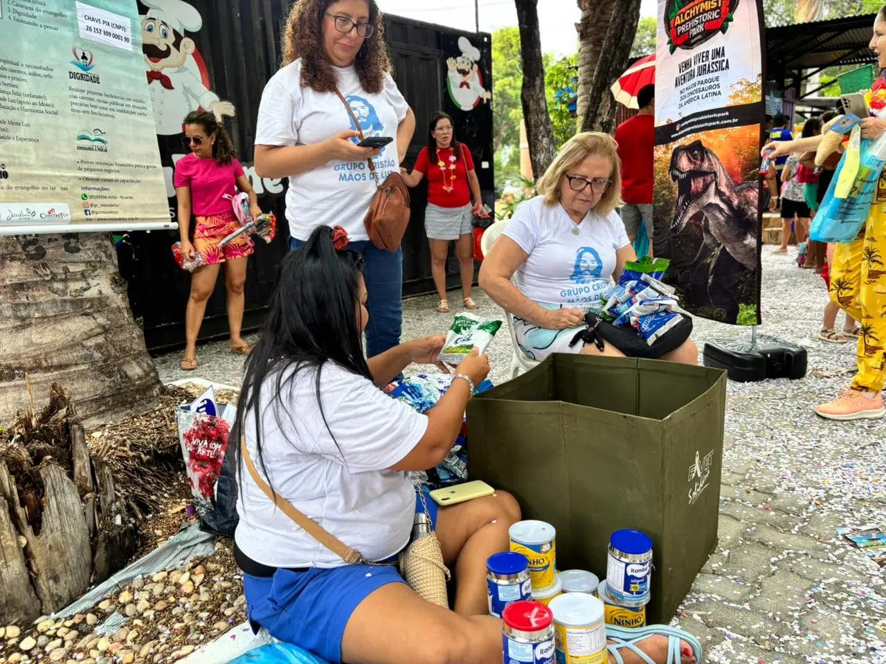 Para participar da folia, é preciso doar 1kg de leite em pó.