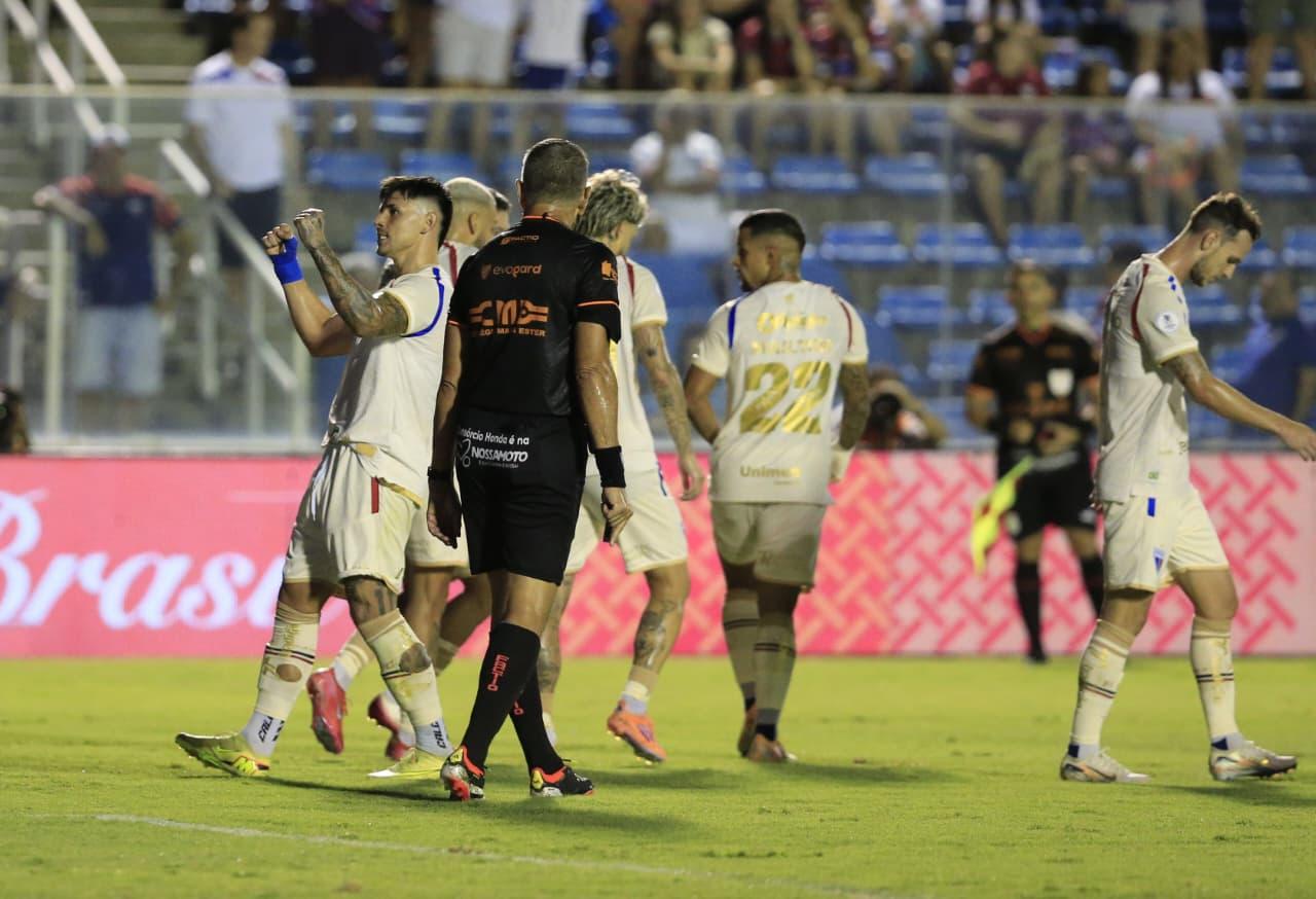 Foto de Bareiro comemora seu primeiro gol em 2026 e projeta título: 'Queremos ser campeões'