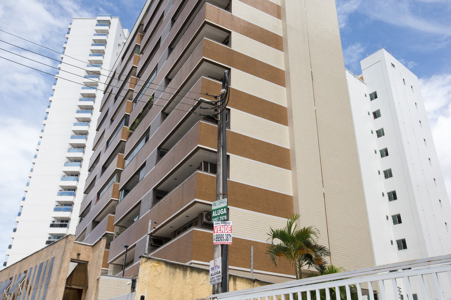 Foto que contém edifício residencial em Fortaleza.