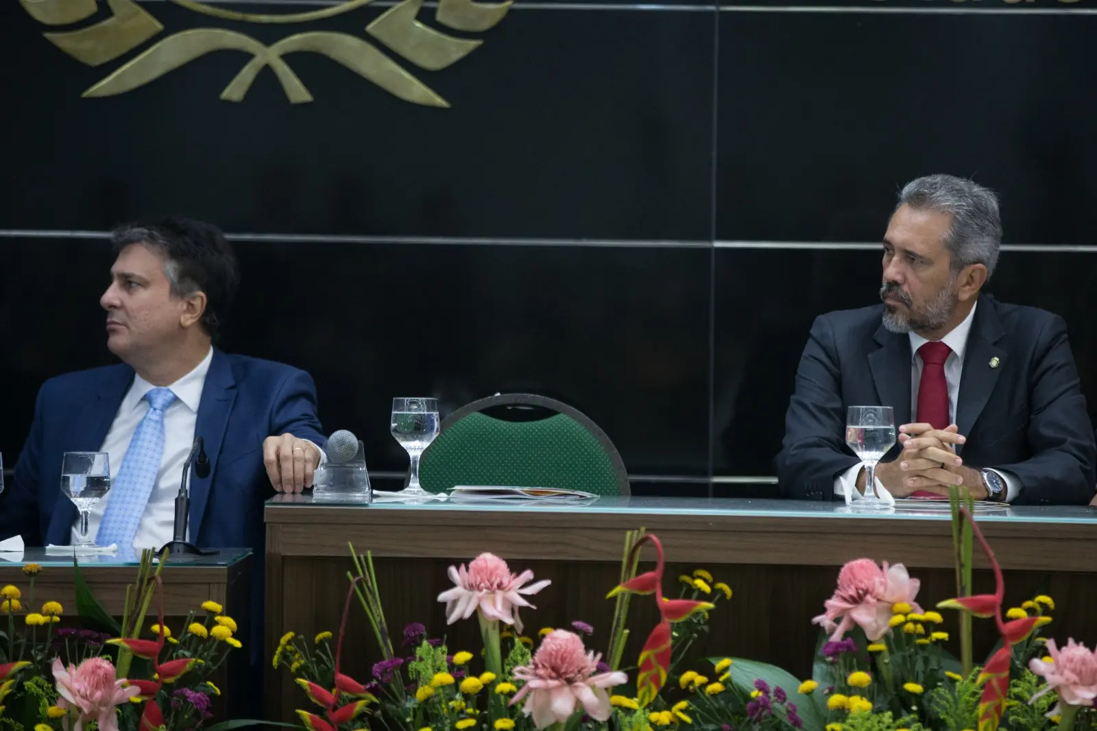 Ministro da Educação, Camilo Santana, e o governador Elmano de Freitas, em evento do Ministério Público Estadual