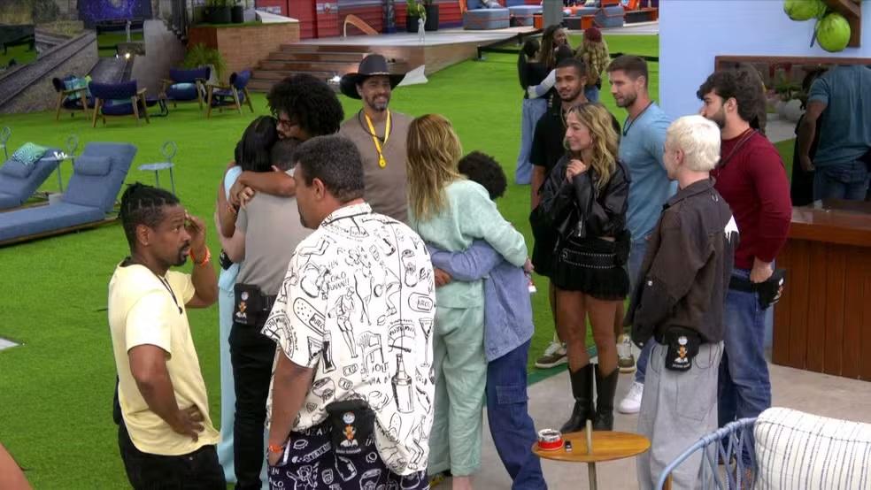 Participantes do BBB 26 na varanda da casa.