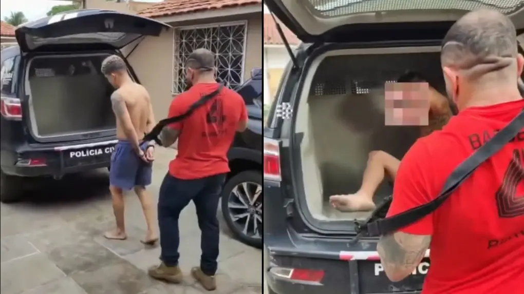 Montagem de duas fotos lado a lado mostrando o momento da prisão de um jovem pela Polícia Civil. Na imagem da esquerda, um jovem de bermuda azul, sem camisa e algemado com as mãos para trás, é conduzido por um policial em direção ao porta-malas aberto de uma viatura preta com a inscrição
