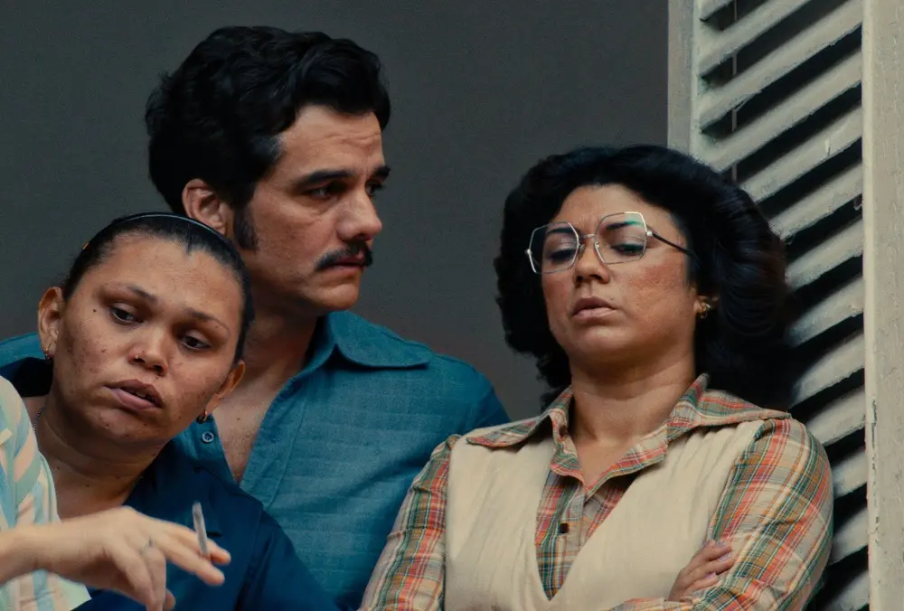 Na trama, Geane vive Elisângela (à direita na foto), responsável por bons momentos de humor no filme.