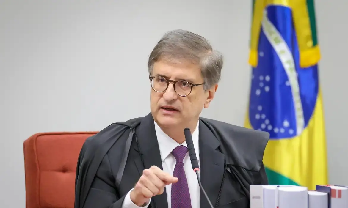 Paulo Gonet durante sessão no STF. Imagem usada em matéria sobre PGR descartar afastamento do ministro Dias Toffoli em investigação sobre o Banco Master.