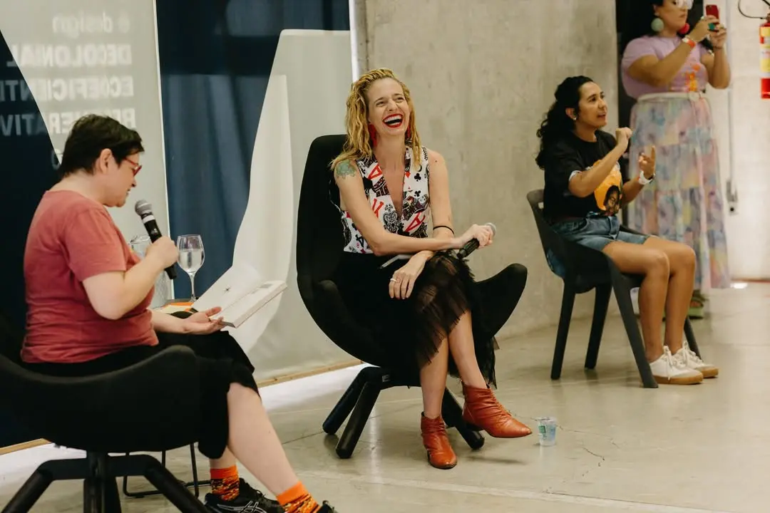 Fernanda Meireles e Letrux durante bate-papo na Kuya.