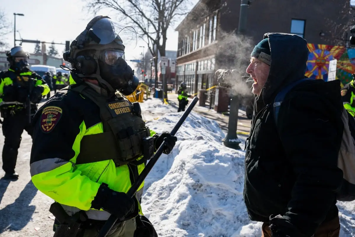 Foto de protestos em Minnesota.