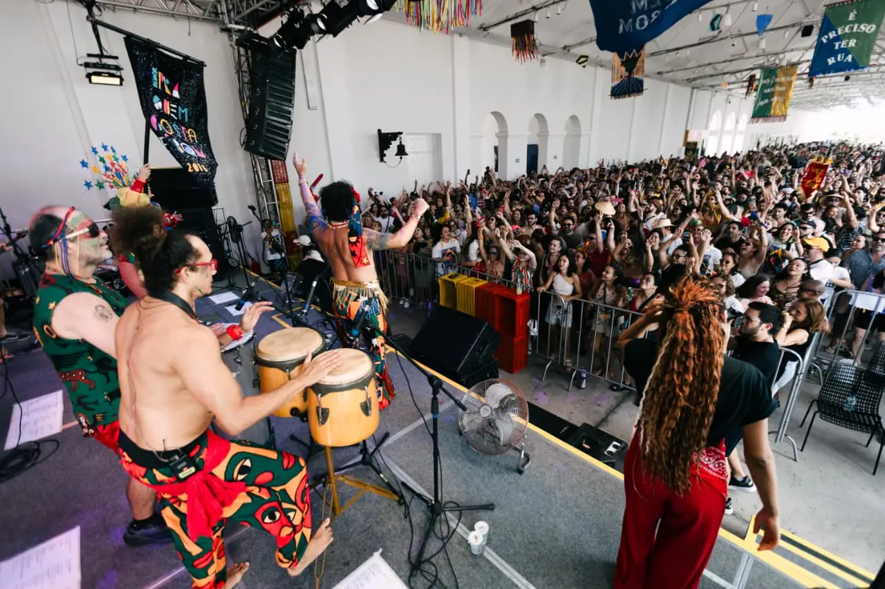 Bloco Pra Quem Gosta é Bom se apresenta na Estação das Artes.