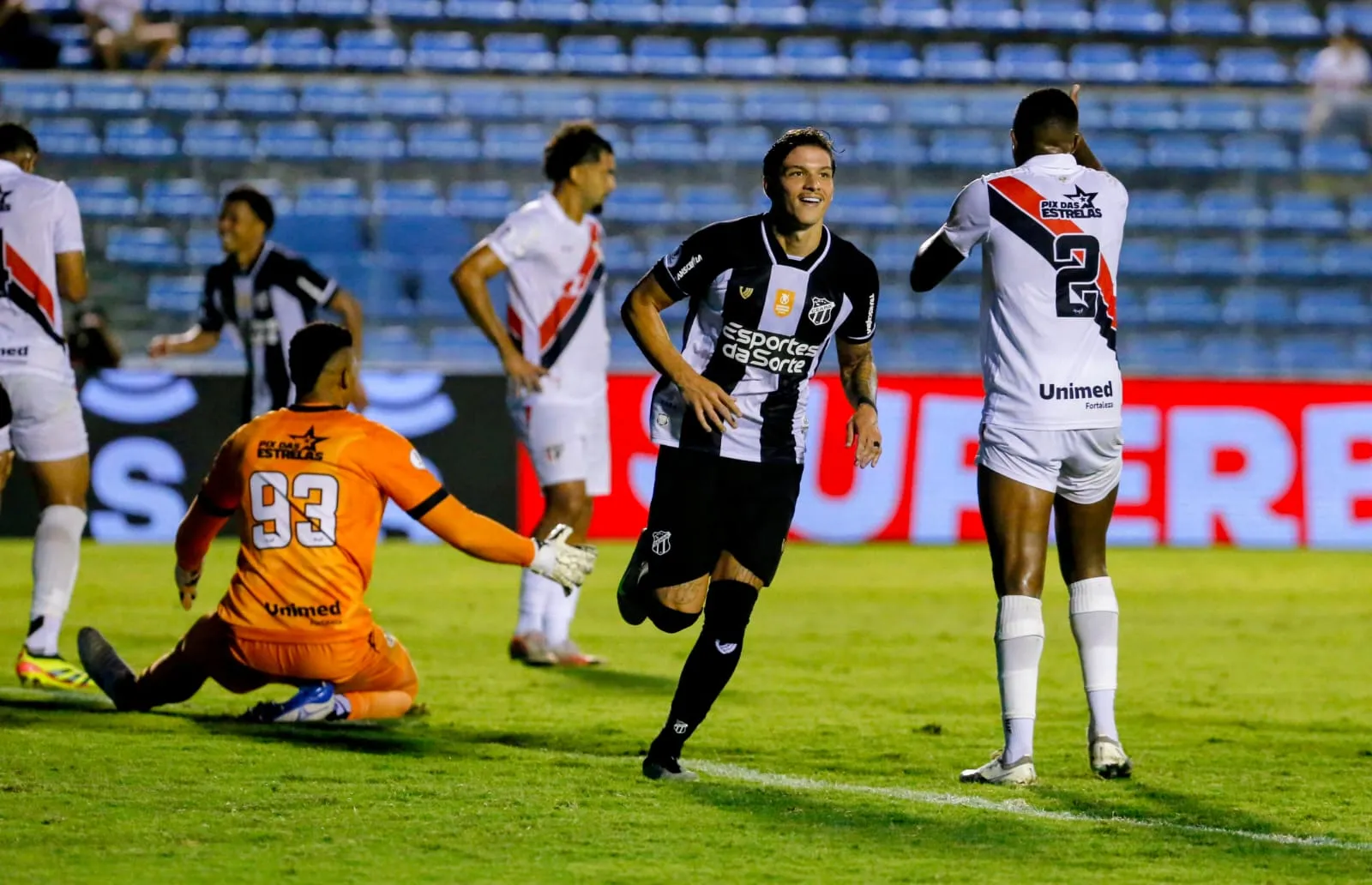 Lucca fez o quatro gol após grande jogada de Melk